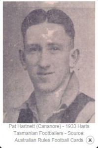 1933 P Hartnett Harts Footy Card